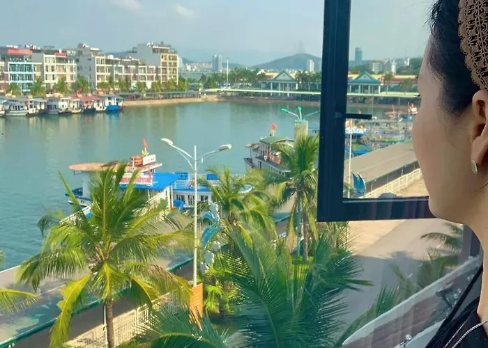 Chuỗi Căn Hộ 6 Ngủ View Sát Biển Tuần Châu- *